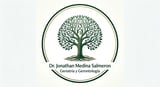 Professional logo for Dr. Jonathan Medina Salmeron featuring a stylized tree with spreading roots inside a circular border and text identifying geriatrics and gerontology services